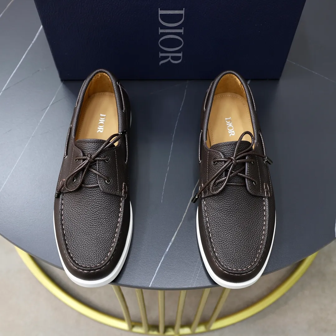 Ex-factory price: 540🙅‍♂️🙅‍♂️🙅‍♂️ Brand: Dior DIOR Standard code: Men's code 38/44 (45 can be customized) Grade: Same as the official website Material: Original cowhide stitching, cowhide lining, original TPU wear-resistant soft outsole Style categories: Leisure and sports version, footwear for driving, young fashion, European and American trends, British style Color: actual picture color